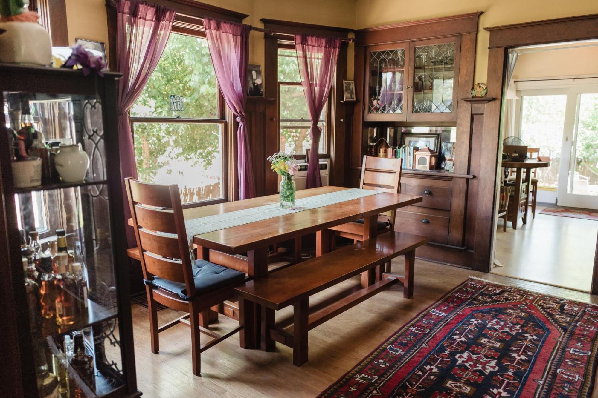 Southeast Portland Comfy & Eclectic Craftsman Home 외부 사진