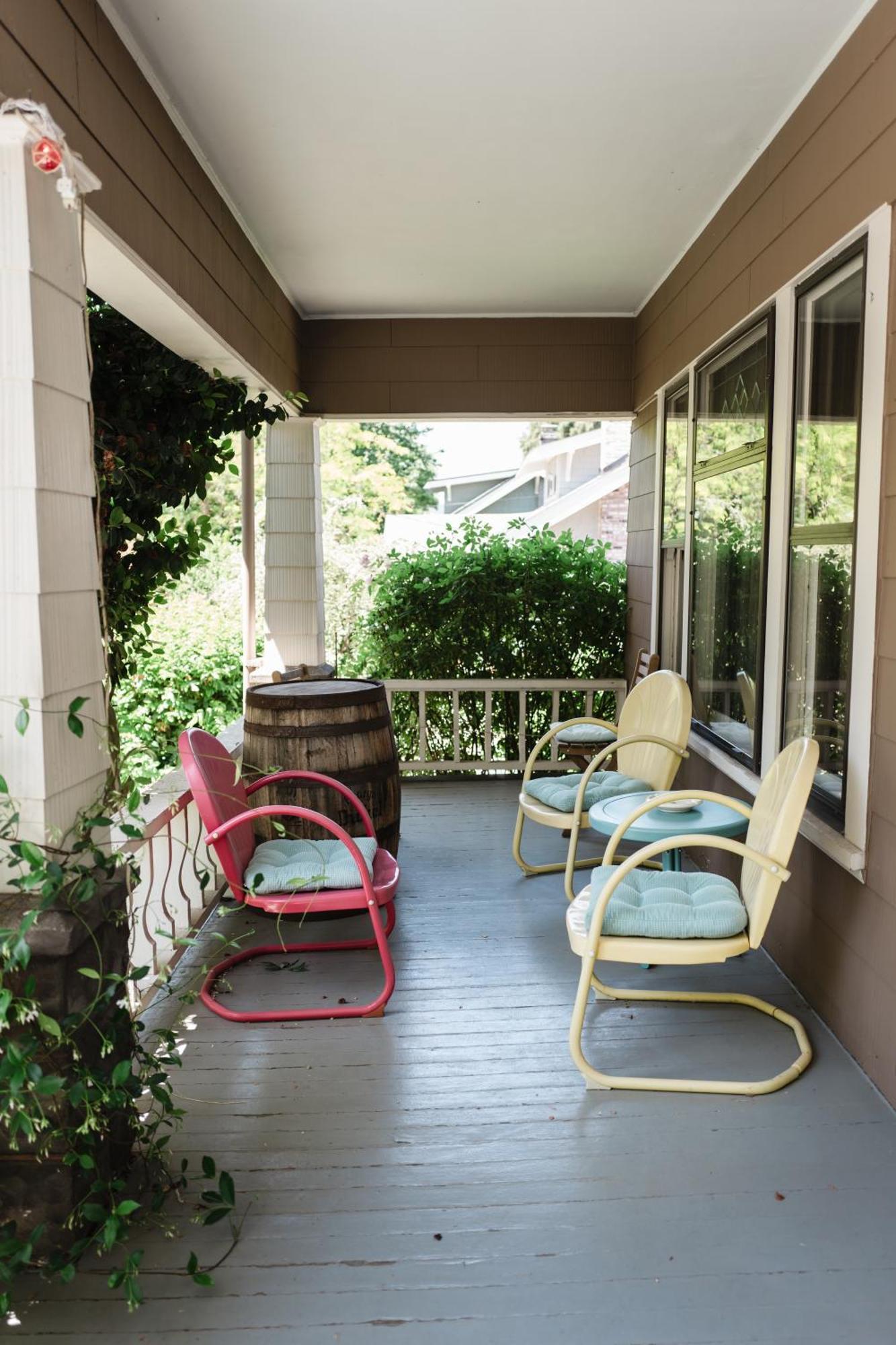 Southeast Portland Comfy & Eclectic Craftsman Home 외부 사진