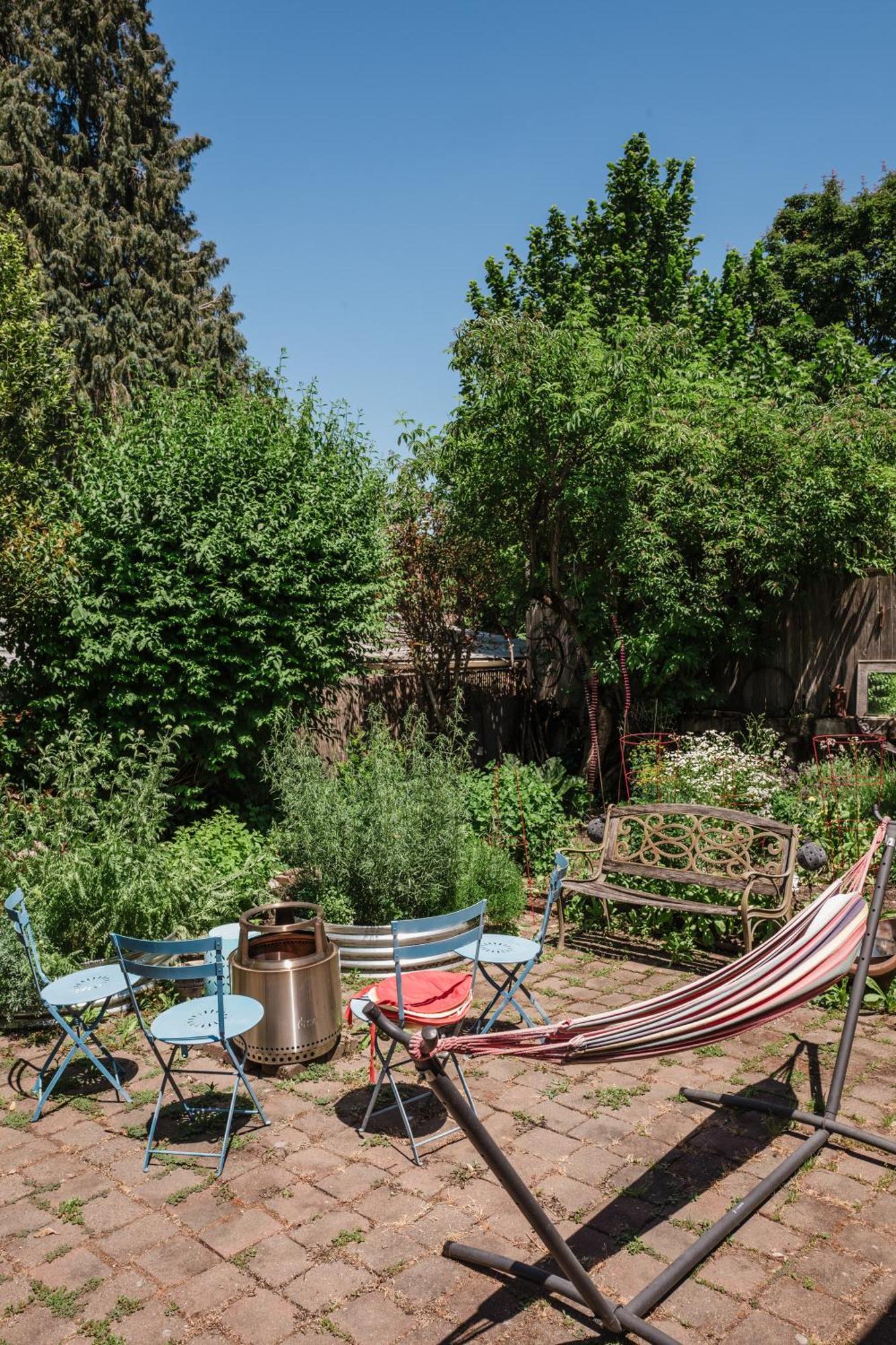 Southeast Portland Comfy & Eclectic Craftsman Home 외부 사진