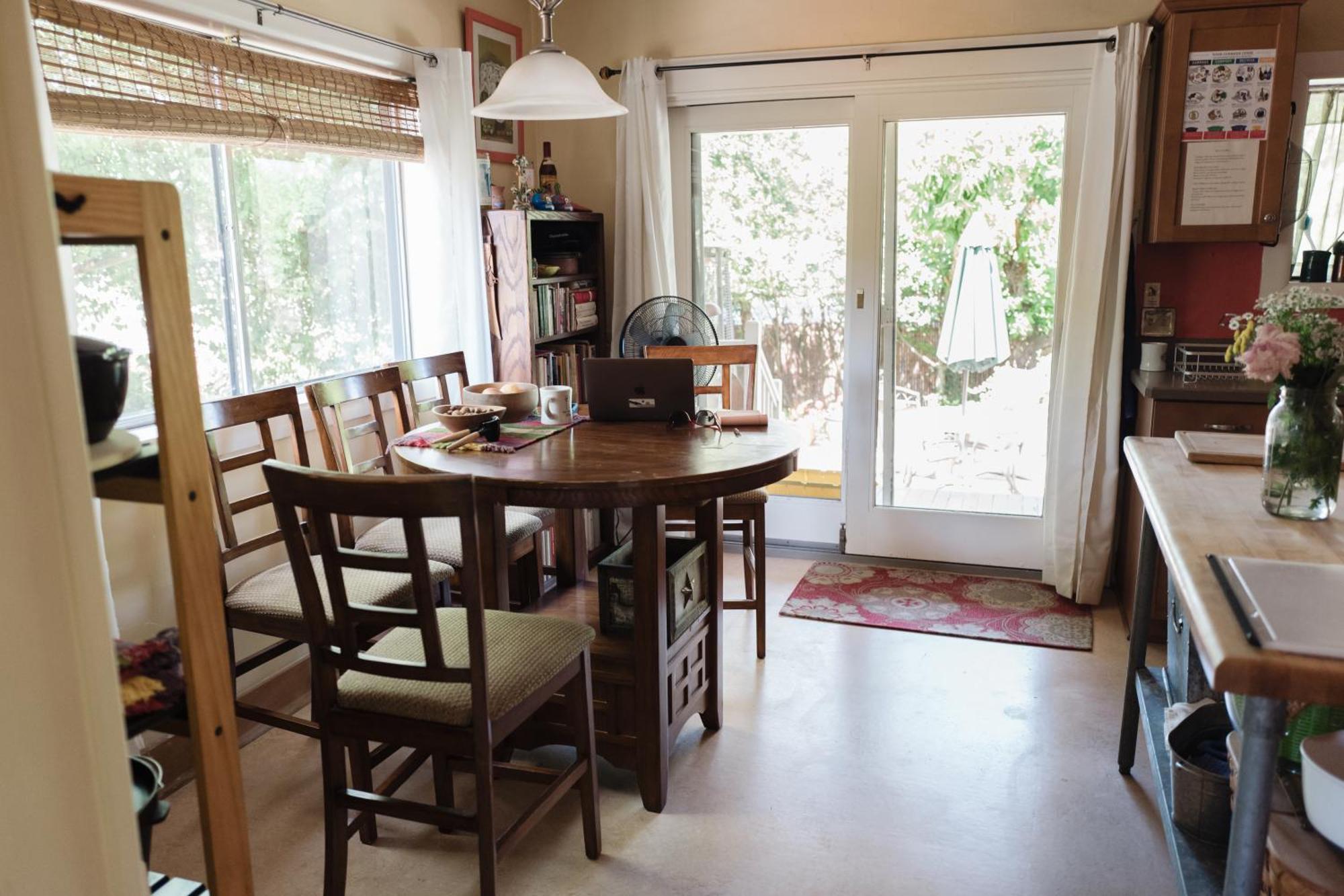 Southeast Portland Comfy & Eclectic Craftsman Home 외부 사진